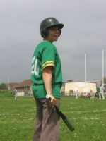 Sophie contente d'aller batter - Baseball club de charleville mzires Ardennes